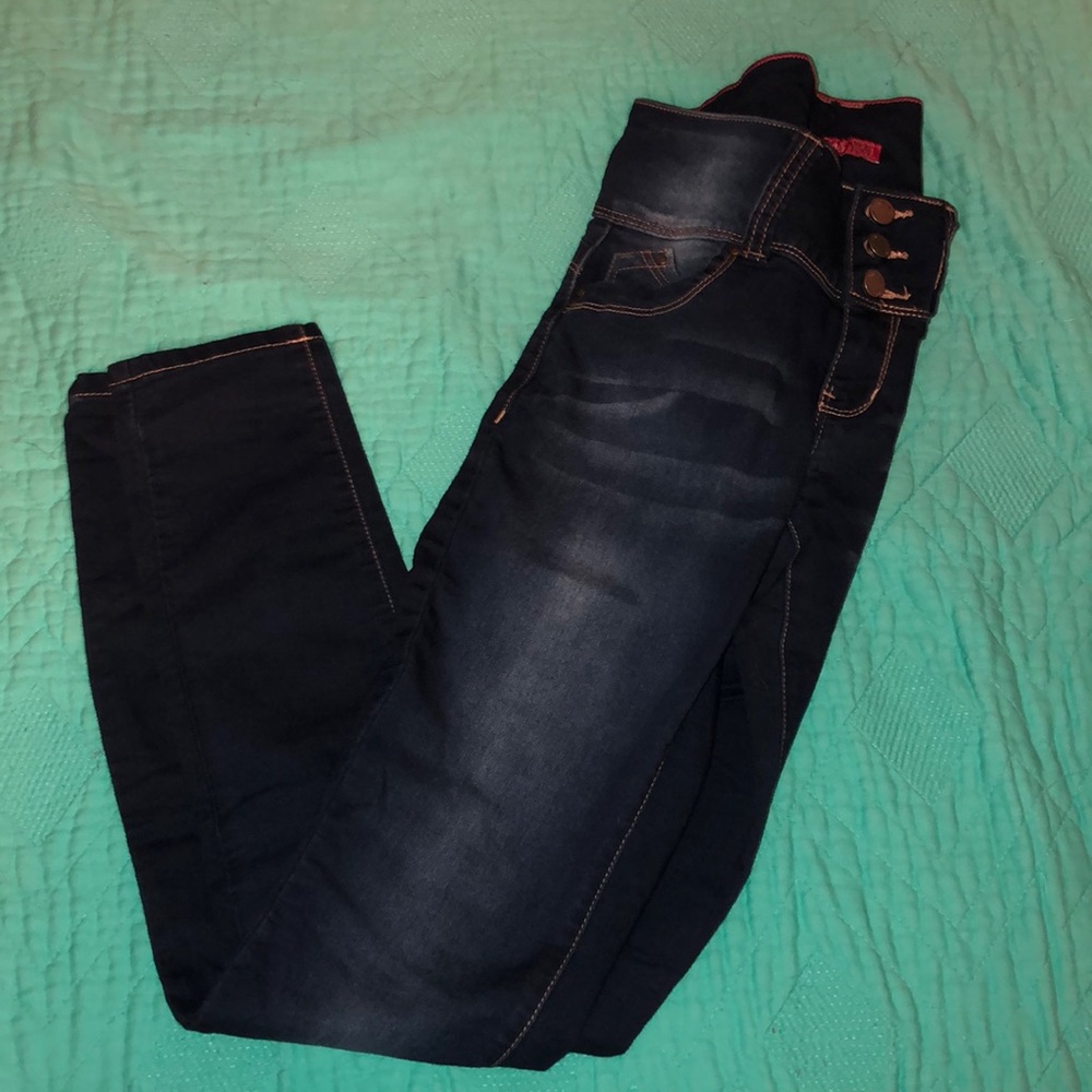 YMI DARK JEANS SIZE 7